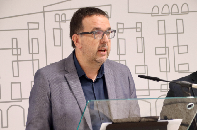 El alcalde de Vic culpa la inmigración del "colapso" de los servicios públicos: "Tenemos mucha gente mayor a la que no podemos atender"