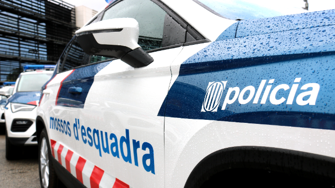 Detenido un hombre como presunto autor del asesinato de su pareja en el piso en el que ambos vivían en L'Hospitalet de Llobregat (Barcelona) Detenido un hombre como presunto autor del asesinato de su pareja en el piso en el que ambos vivían en L'Hospitalet de Llobregat (Barcelona)