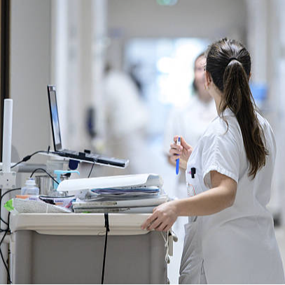 La Ventana a las 16h | Una ginecóloga denuncia jornadas de hasta 80 horas semanales en plena huelga sanitaria