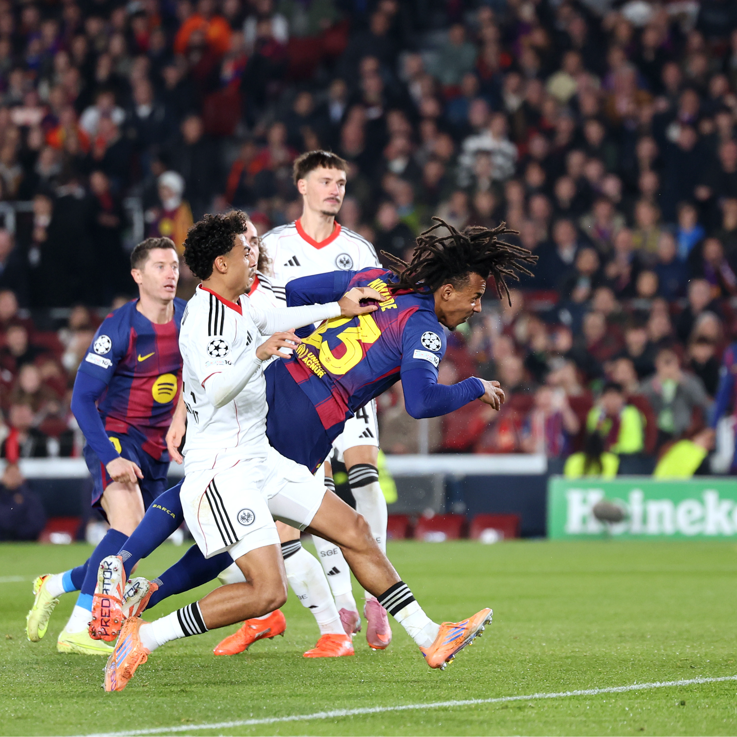 UEFA Champions League | FC Barcelona 2-1 Eintracht Frankfurt | Gol de Jules Koundé UEFA Champions League | FC Barcelona 2-1 Eintracht Frankfurt | Gol de Jules Koundé