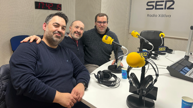 Tertúlia sobre los 25 años de la Orquesta de La Nova de Xàtiva Tertúlia sobre los 25 años de la Orquesta de La Nova de Xàtiva