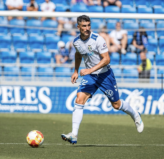 Álvaro Cervera no quiso entrar en detalles sobre el futuro de Álvaro González: "Supongo que un jugador, cuando lo quitas, no se lo toma bien" episode artwork