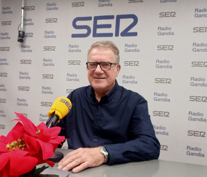 Aportación de más de 1'3 metros cúbicos de arena marina Aportación de más de 1'3 metros cúbicos de arena marina