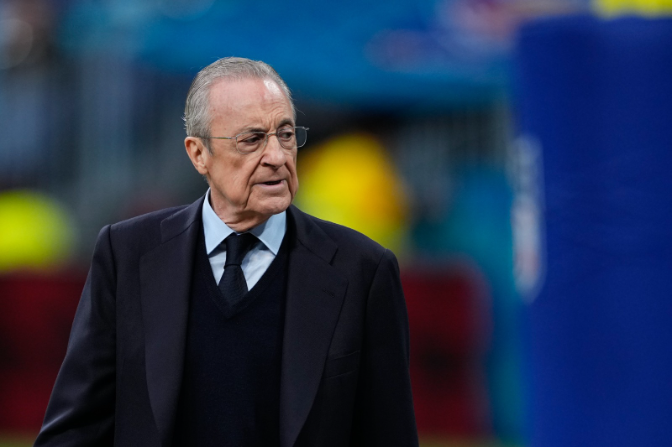 El nostre Florentino Pérez dedica 'La Perla' de Rosalia a Xabi Alonso El nostre Florentino Pérez dedica 'La Perla' de Rosalia a Xabi Alonso