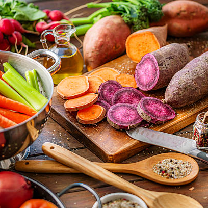 La Ventana a las 16h | El Comidista, Mikel López Iturriaga, desmonta en La Ventana los mitos del "crudivorismo", una de las nuevas palabras del diccionario