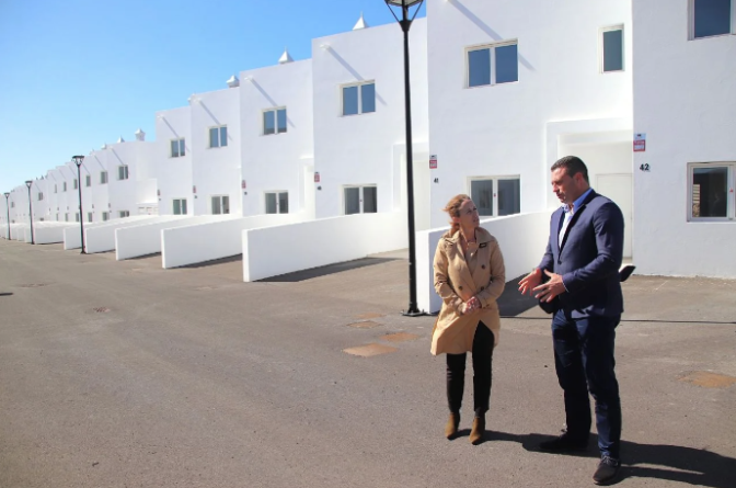 Más de 40 viviendas del sur de Lanzarote ya están en manos del Gobierno de Canarias para destinarlas al alquiler social Más de 40 viviendas del sur de Lanzarote ya están en manos del Gobierno de Canarias para destinarlas al alquiler social