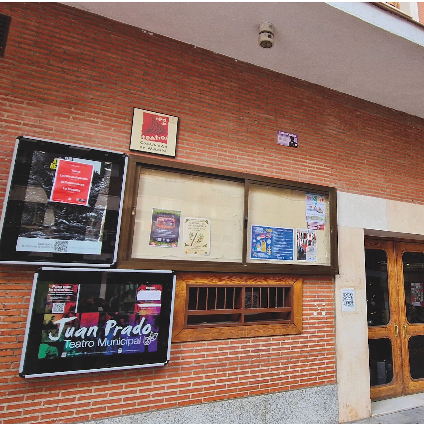 Elena Sánchez, concejala de Cultura de Valdemoro, informa de la reducción de los precios del teatro Juan Prado Elena Sánchez, concejala de Cultura de Valdemoro, informa de la reducción de los precios del teatro Juan Prado