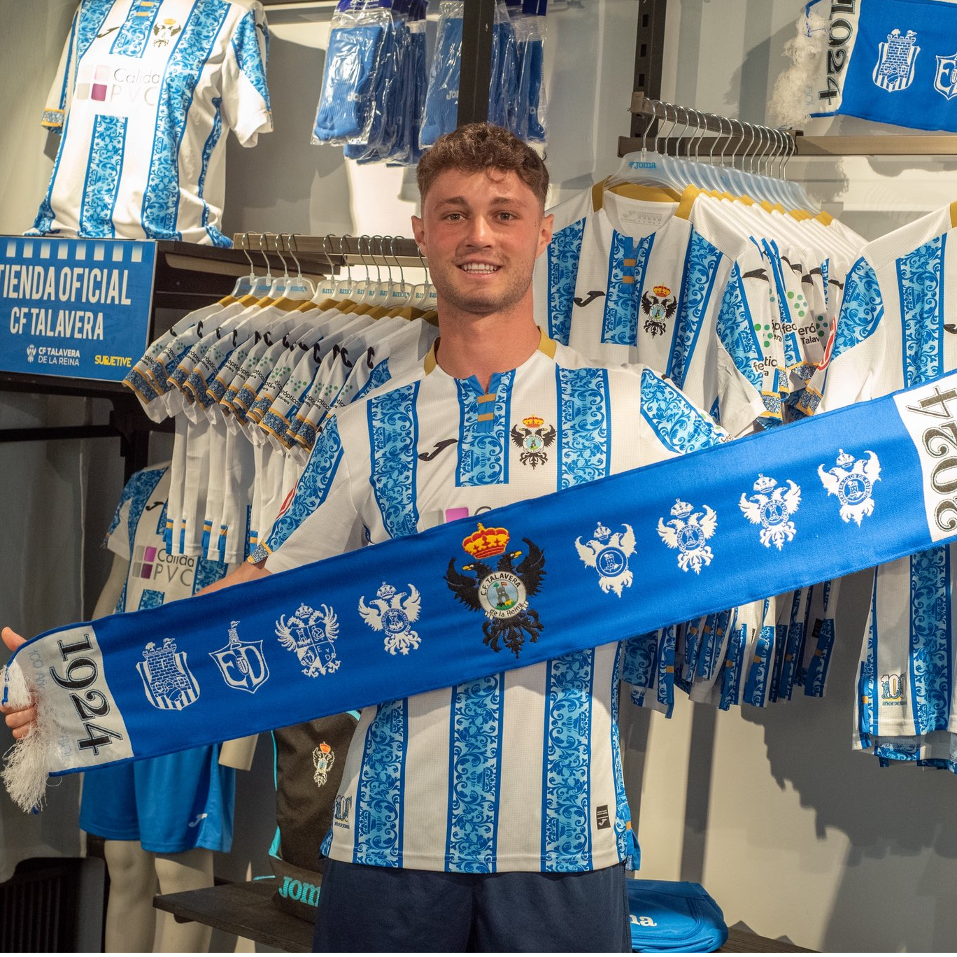 Entrevista | David Cuenca, jugador del Talavera CF, que pasó 15 años en 'La Fábrica': "Soñamos con un 'Talaverazo', pero si meto pediré perdón" Entrevista | David Cuenca, jugador del Talavera CF, que pasó 15 años en 'La Fábrica': "Soñamos con un 'Talaverazo', pero si meto pediré perdón"