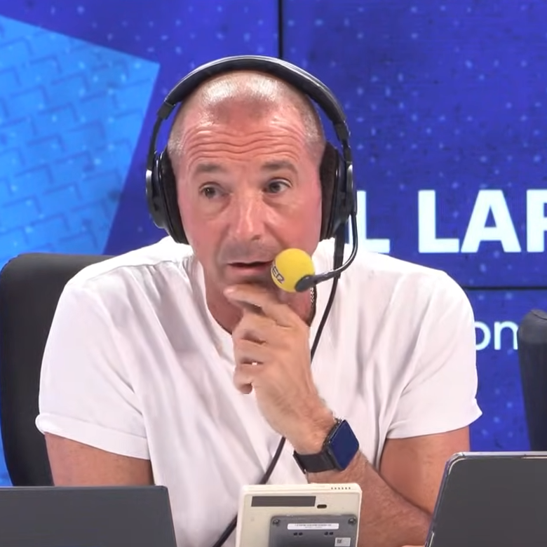 ¿Qué buscaba el Barça? Manu Carreño desvela lo que esconde realmente el abrazo entre Laporta y Al Khelaïfi