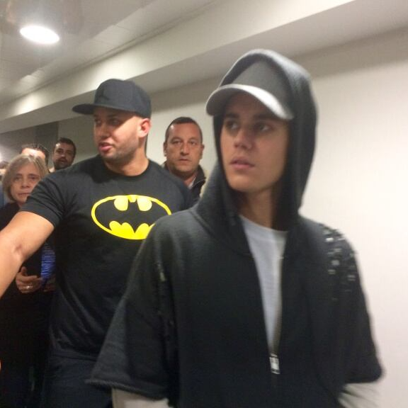 El día que Àngels Barceló tropezó con Justin Bieber en la SER: ahora hay un espejo en ese pasillo