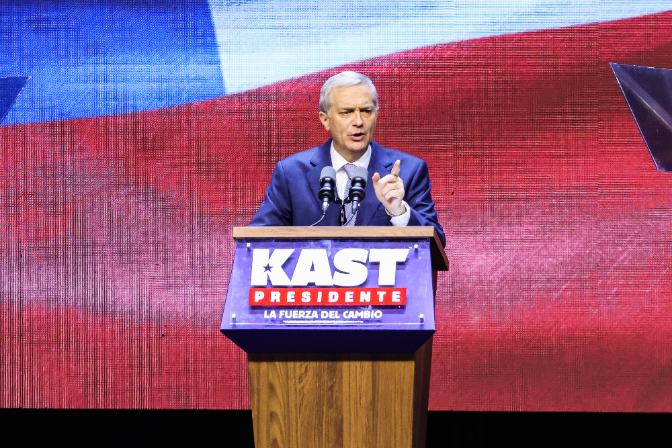 'DESMUNTANT L'EXTREMA DRETA' - La radicalització cap a la dreta puja entre els joves i la victòria de Kast a les eleccions presidencials de Xile