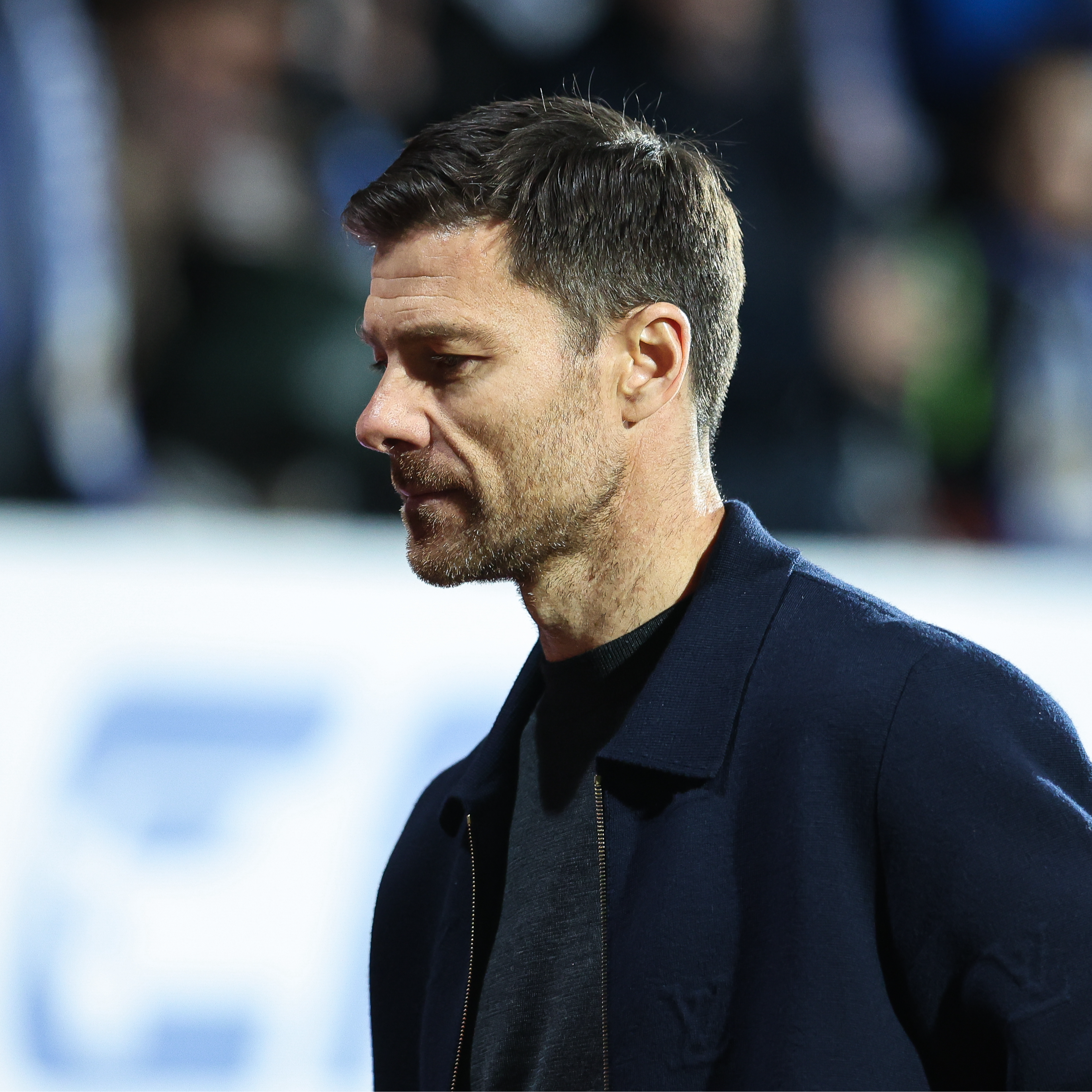 Álvaro Benito señala el gran dilema de destituir a Xabi Alonso: "El Real Madrid está cada vez más lejos de ser el equipo que quiere" Álvaro Benito señala el gran dilema de destituir a Xabi Alonso: "El Real Madrid está cada vez más lejos de ser el equipo que quiere"