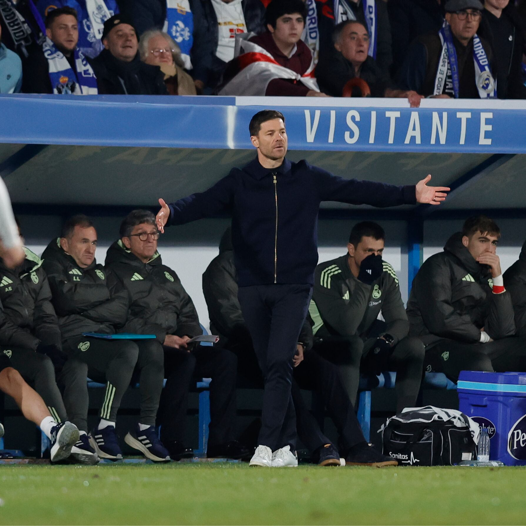 "Le he visto hundido": lo que las cámaras no han captado de Xabi Alonso tras la victoria del Real Madrid "Le he visto hundido": lo que las cámaras no han captado de Xabi Alonso tras la victoria del Real Madrid