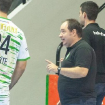 El entrenador de balonmano, Iñaki Ániz, nos cuenta su experiencia en un banquillo de Qatar El entrenador de balonmano, Iñaki Ániz, nos cuenta su experiencia en un banquillo de Qatar