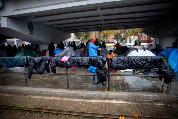 La portaveu de Càritas, sobre el desallotjament dels migrants de Badalona: "Estan destrossats anímicament"