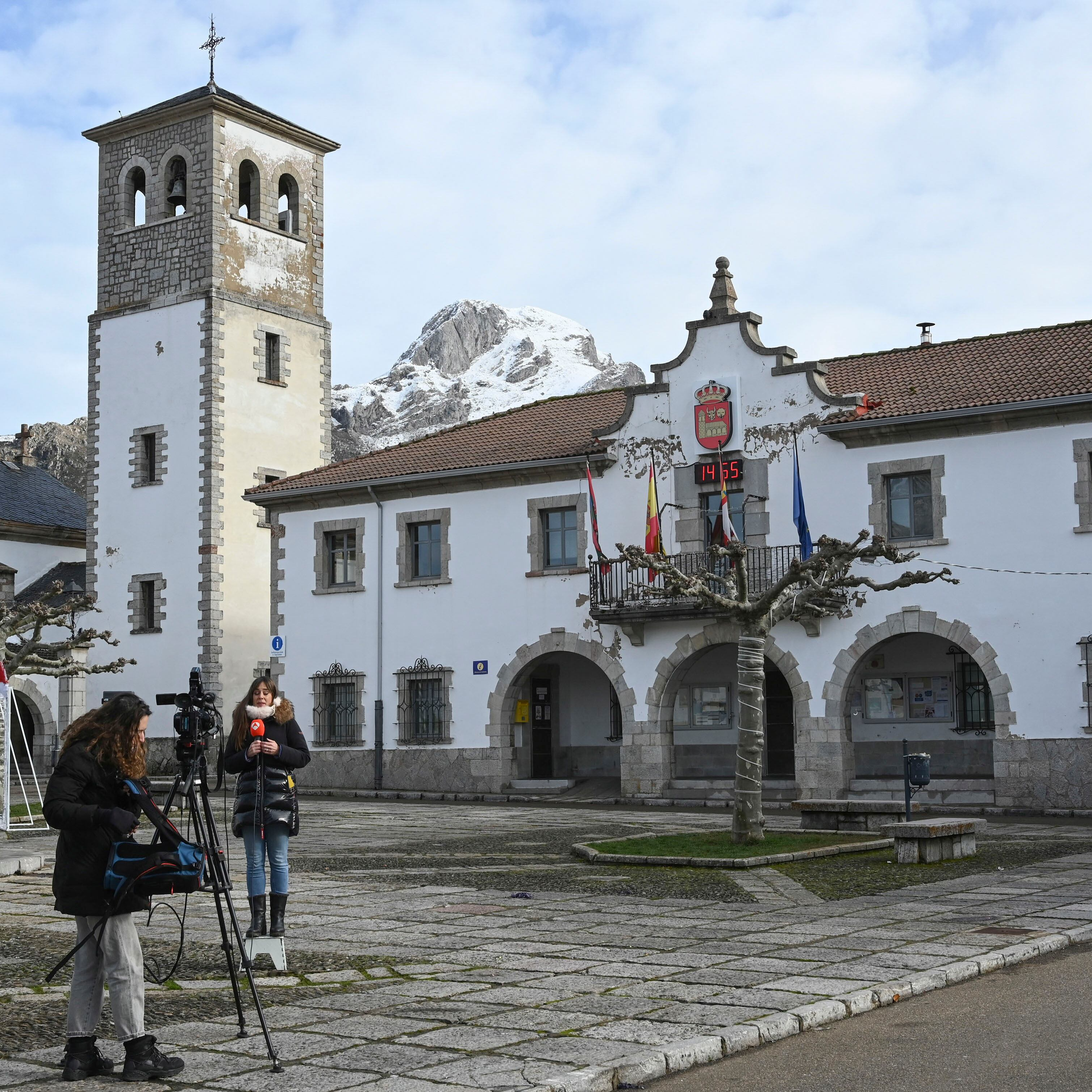 La Ventana a las 16h | “Aportaremos lo que podamos”: así funciona la red solidaria de comisiones de fiestas que busca ayudar a los jóvenes de Villamanín