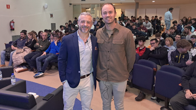 Imagen de Pepe García, creador del podcast ‘El Estoico’, habla en Ciudad Real de cómo aplicar el estoicismo a la vida profesional