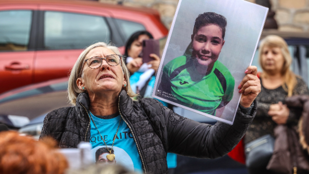 Imagen de Marta Gonzálvez, abuela del menor fallecido en Petrer por presunta negligencia médica, sobre el juicio a dos médicas del Hospital de Elda