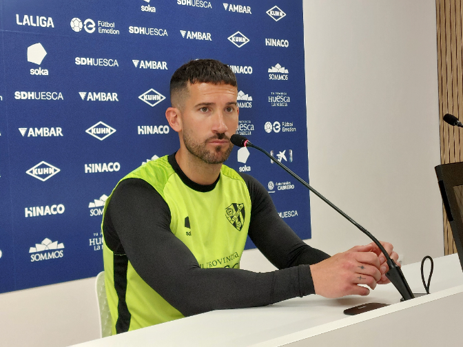 Imagen de Óscar Sielva habla de su renovación en la SD Huesca