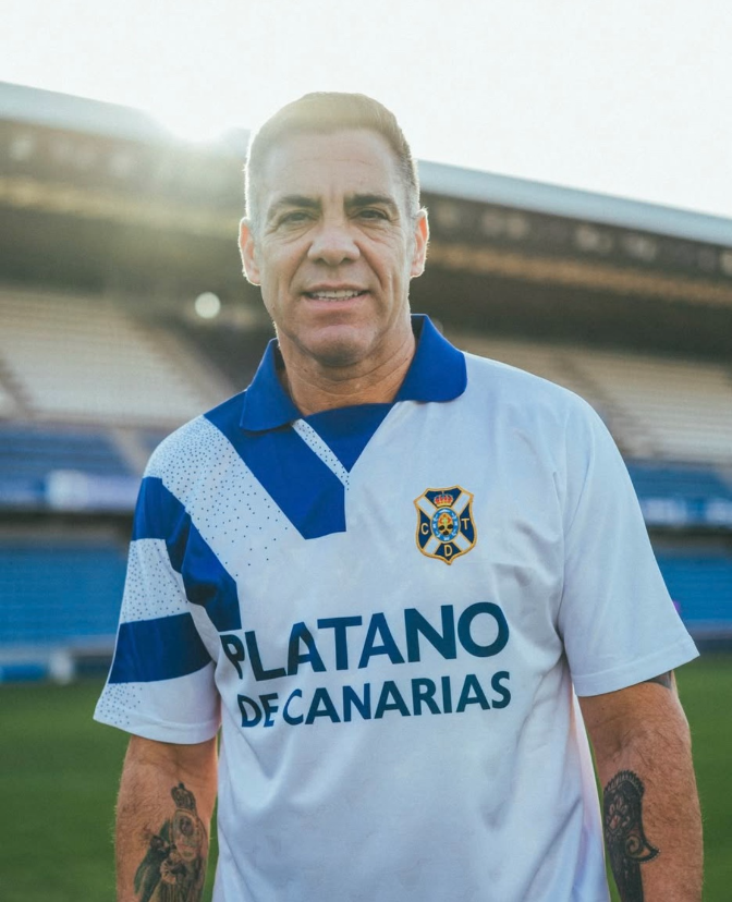 Imagen de El histórico exfutbolista del CD Tenerife, Pier Luiggi Cherubino, aboga por aparcar la división interna para que el club pueda competir sin interferencias por retornar a Segunda División lo antes posible