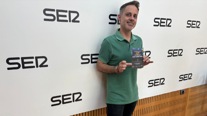 Imagen de Ángel Cruz en Hoy por hoy Murcia hablando de 'Cine bajo las estrellas'