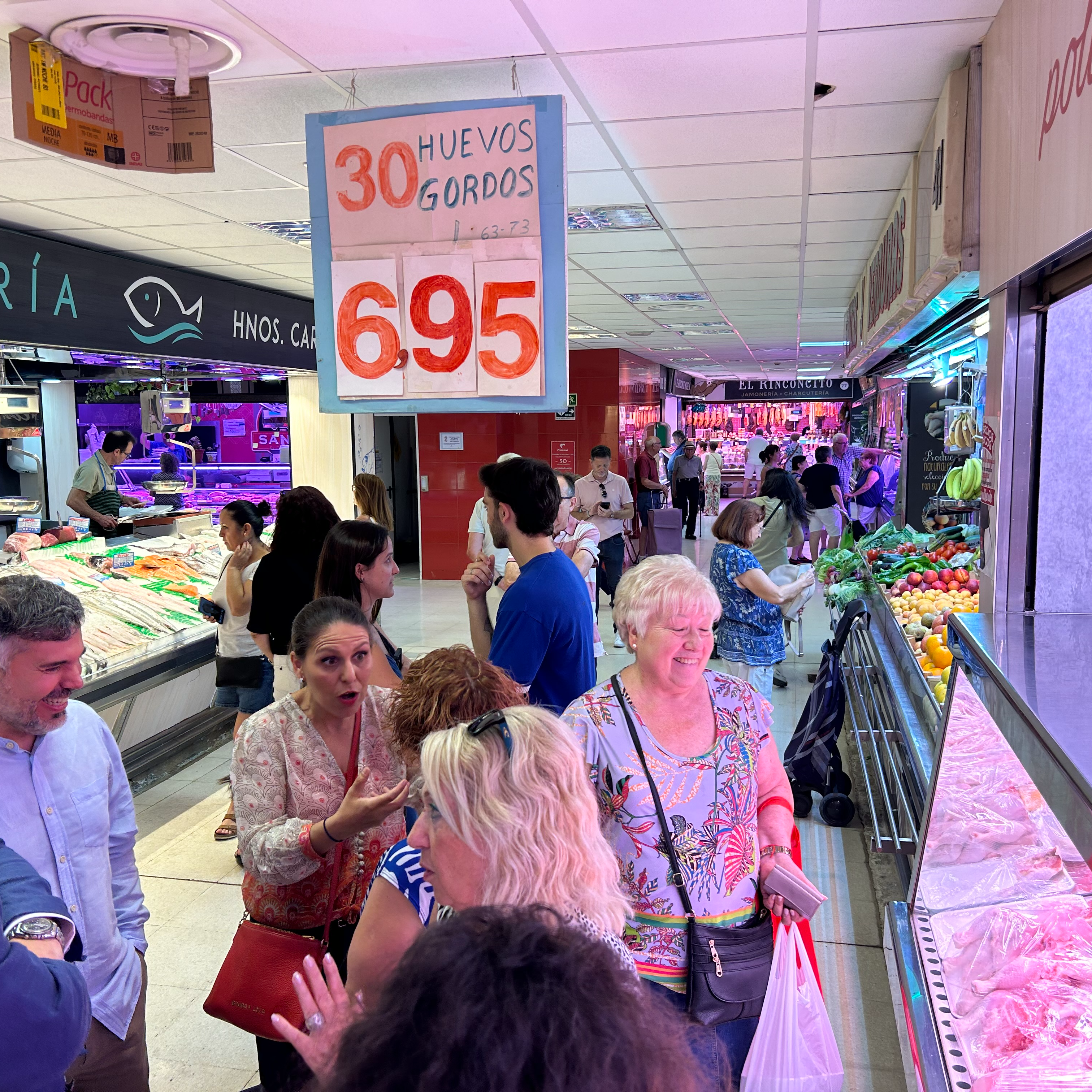 Imagen de 50 años de la galería Pryconsa en Leganés con el alcalde Miguel Ángel Recuenco y el concejal de comercio José Marín