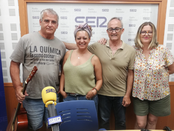 Imagen de Entrevista a Miguel Ángel Ortega, Arleen Sasman y Carlos Coyantes en Hoy por Hoy Córdoba. Coordinador y artistas en el Programa Raíces en el Jardín 2025