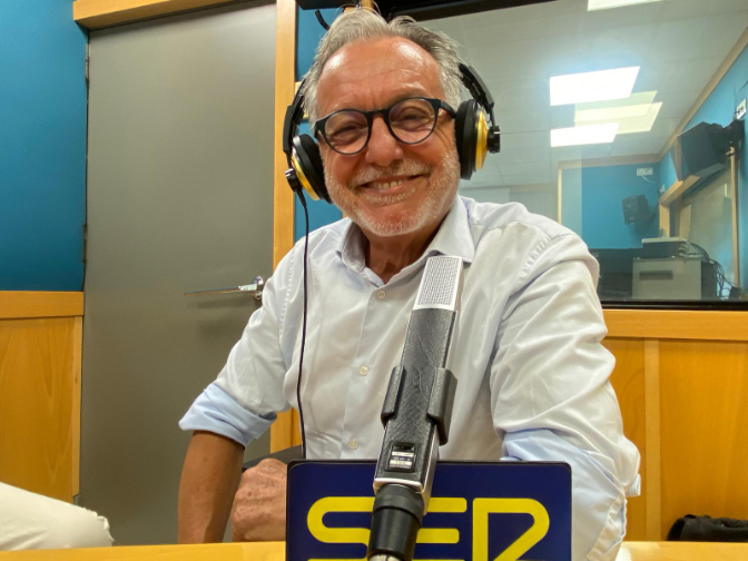 Imagen de Samuel Perea y José Antonio Ruiz de Librería Luces devoran la cultura con sabor a gazpacho y queso de cabra