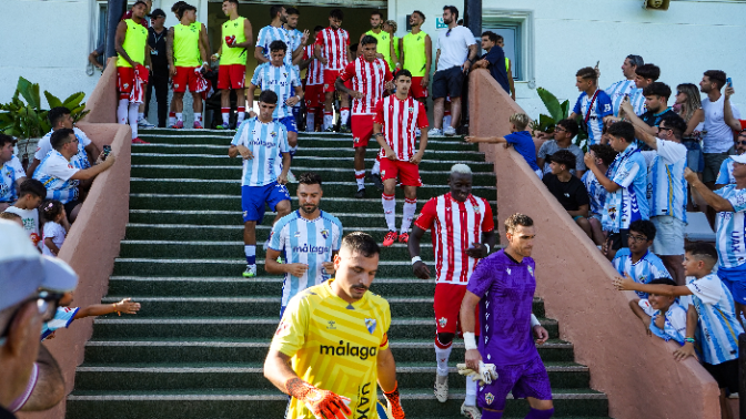 Imagen de El Málaga se limitó a aprovechar los regalos del Almería.