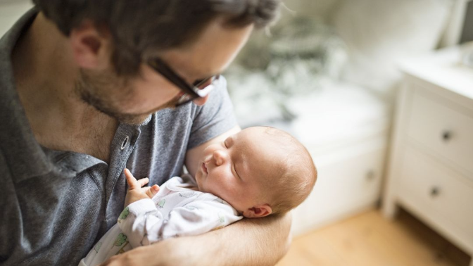 Imagen de ¿A quién y cómo afecta la ampliación del permiso de paternidad que va a aprobar el Gobierno?