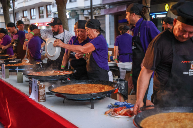Imagen de El Chef Amadeo cocinará 400 raciones de fideuà 