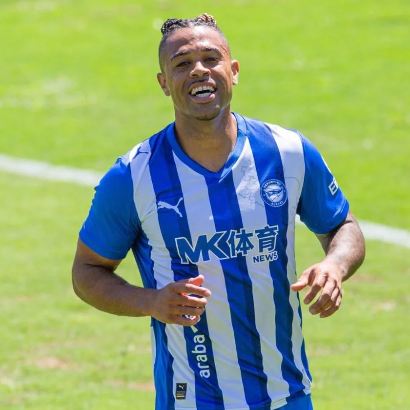 Imagen de Mariano Díaz se queda en el Alavés y continúa la subasta por Sesko
