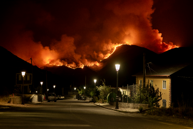 Una experta sobre quienes evitan relacionar el cambio climático con los incendios: "No es un tema de creencia, se trata de mirar datos y estadísticas" episode artwork