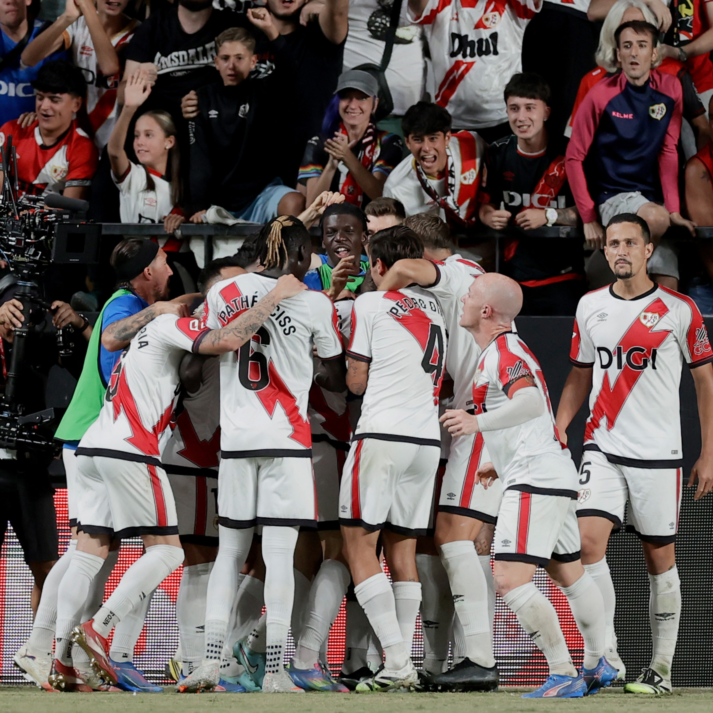 Imagen de Los goles del Rayo Vallecano 1-1 FC Barcelona | Empate que merecía victoria rayista