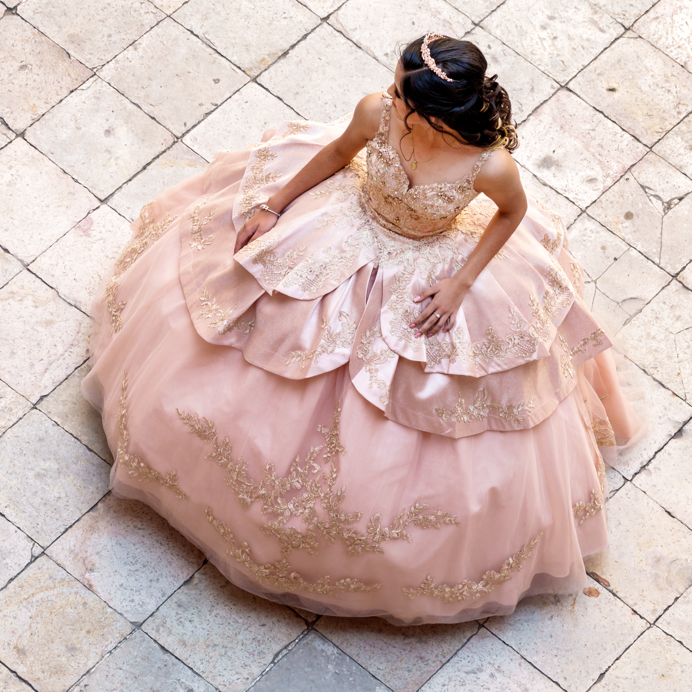 Imagen de En la otra orilla | La quinceañera solidaria de Isela Santiago Morales