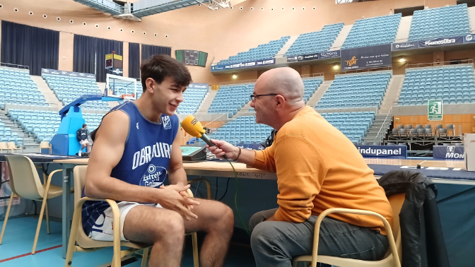 Imagen de Entrevista a Alonso Grela, jugador del Monbus Obradoiro
