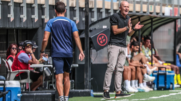 Imagen de Javi Cabello, Ent. del Eldense, en rueda de prensa tras ganar al Villarreal B
