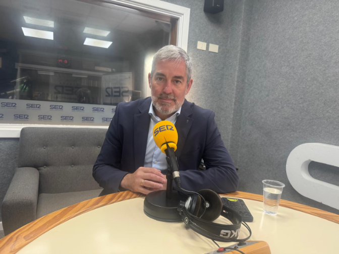 Imagen de El presidente de Canarias se compromete a reducir ratios y reforzar plantillas docentes en Lanzarote