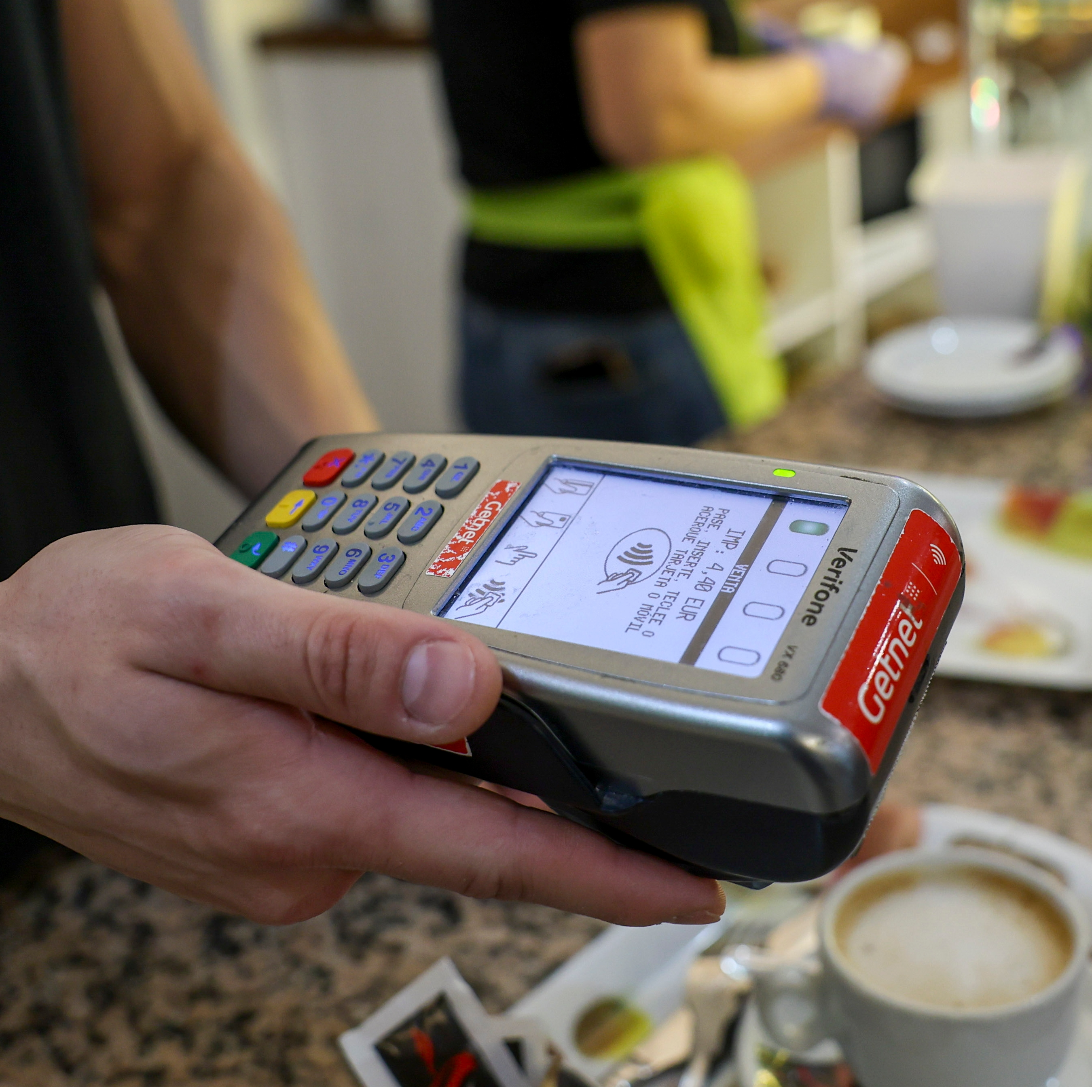 Imagen de ¿Todos los restaurantes deben tener datáfono? ¿Se pueden negar a cobrar por separado?