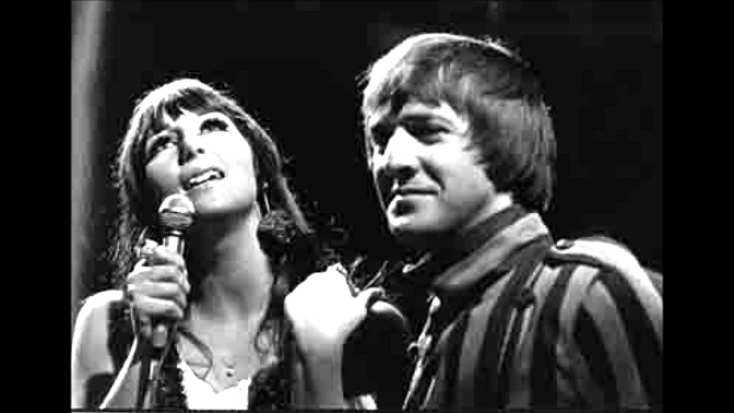 La versió original  - 'I Got You Babe' (Sonny & Cher, versionada pel Litus i Sara Roy)