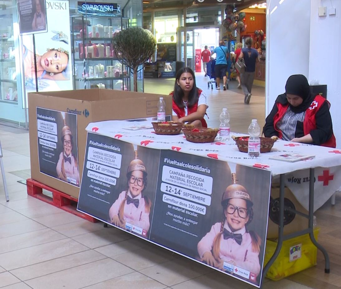 Cruz Roja Gandia recoge donaciones de material escolar
