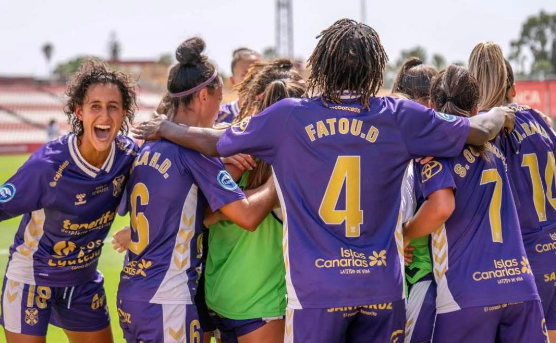 Imagen de Aithiara, jugadora del CD Tenerife femenino, refleja la ilusión del equipo tinerfeño ante el debut en el Heliodoro en la tercera jornada de la Liga F