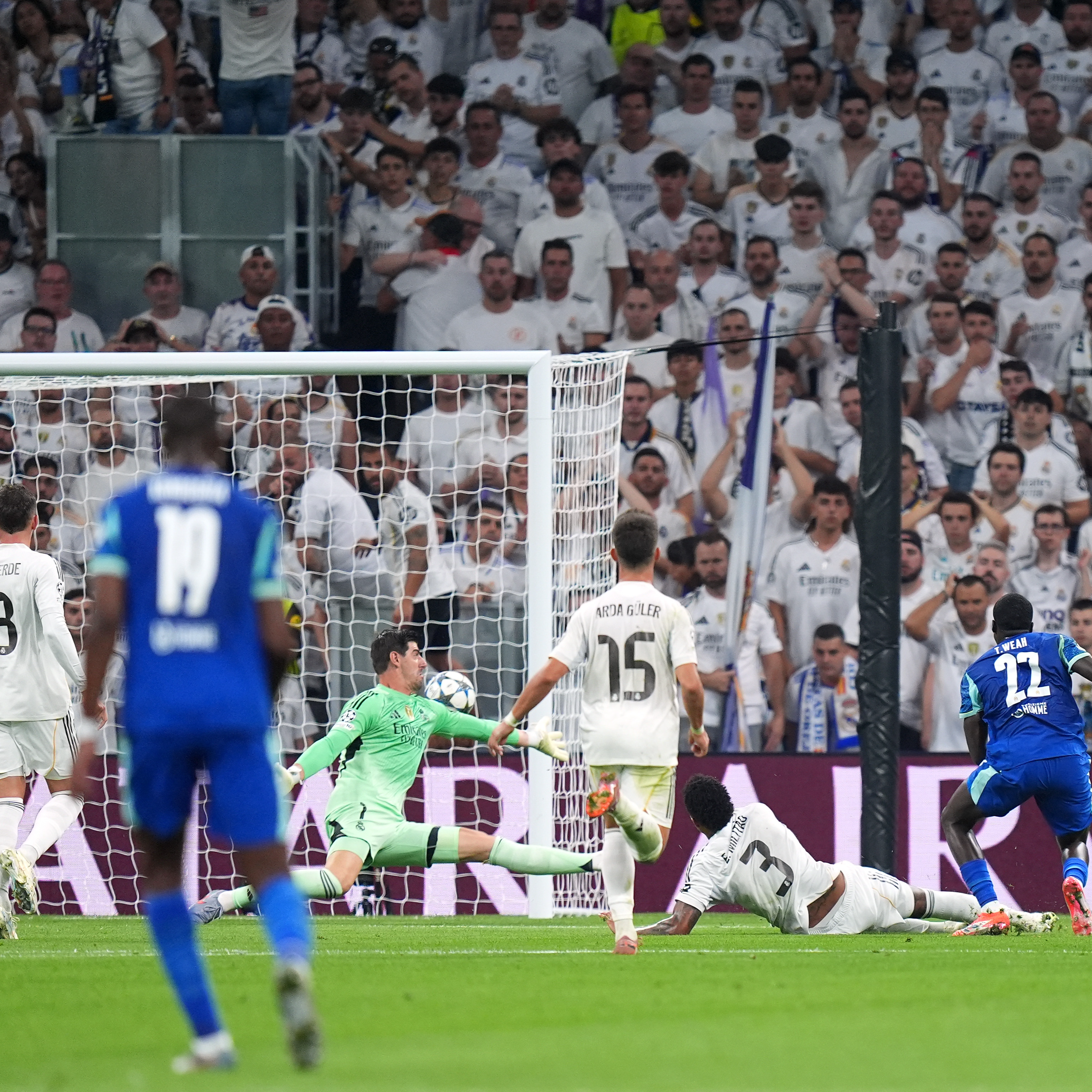 Imagen de Champions League | Real Madrid 0-1 Olympique de Marsella | Gol de Weah