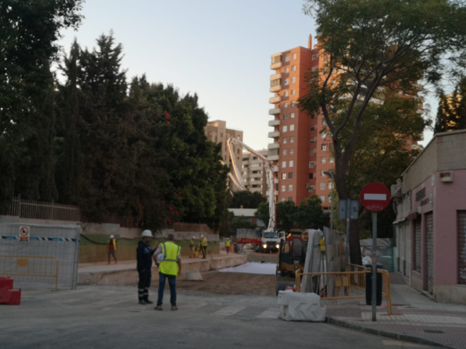 Vecinos y comercios sufren las obras de ampliación del metro: "Nos están obligando a cerrar el negocio"