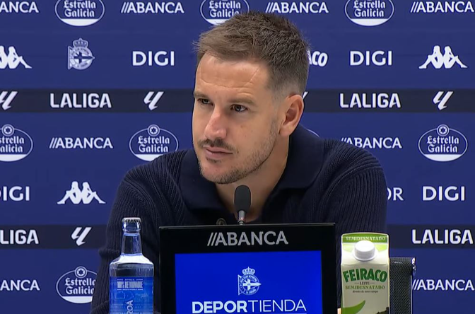 Imagen de Sergi Guilló dolido por la derrota de la SD Huesca en Coruña