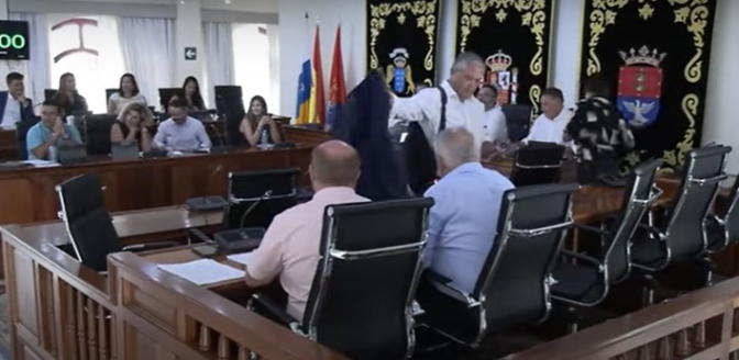 Imagen de El PSOE baraja acciones legales contra al alcalde y el primer teniente de alcalde de Arrecife