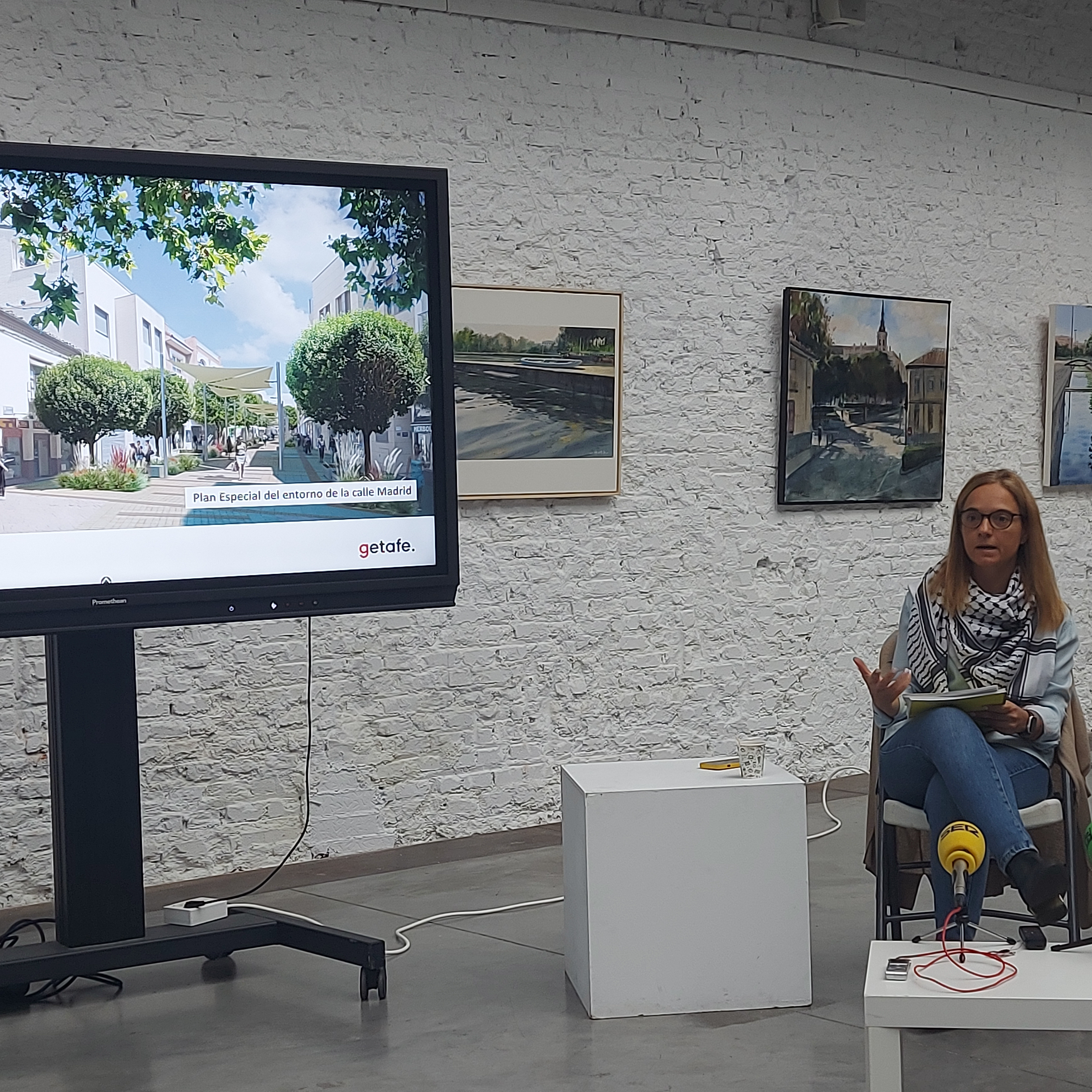 Imagen de Sara Hernández, alcaldesa de Getafe, repasa las próximas obras en la calle Madrid