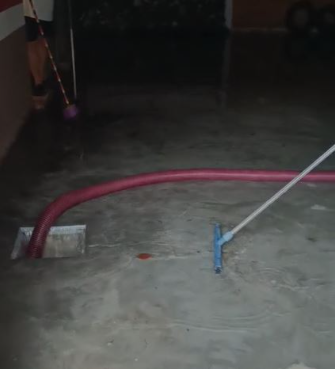 Imagen de Pàrquings privados inundados en la urbanización Sant Nicolau del Grao de Gandia