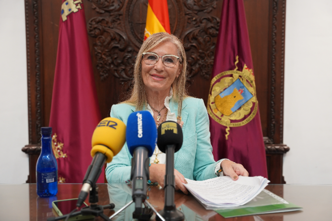 Imagen de Carmen Menduiña (VOX) habla sobre sus estudios universitarios