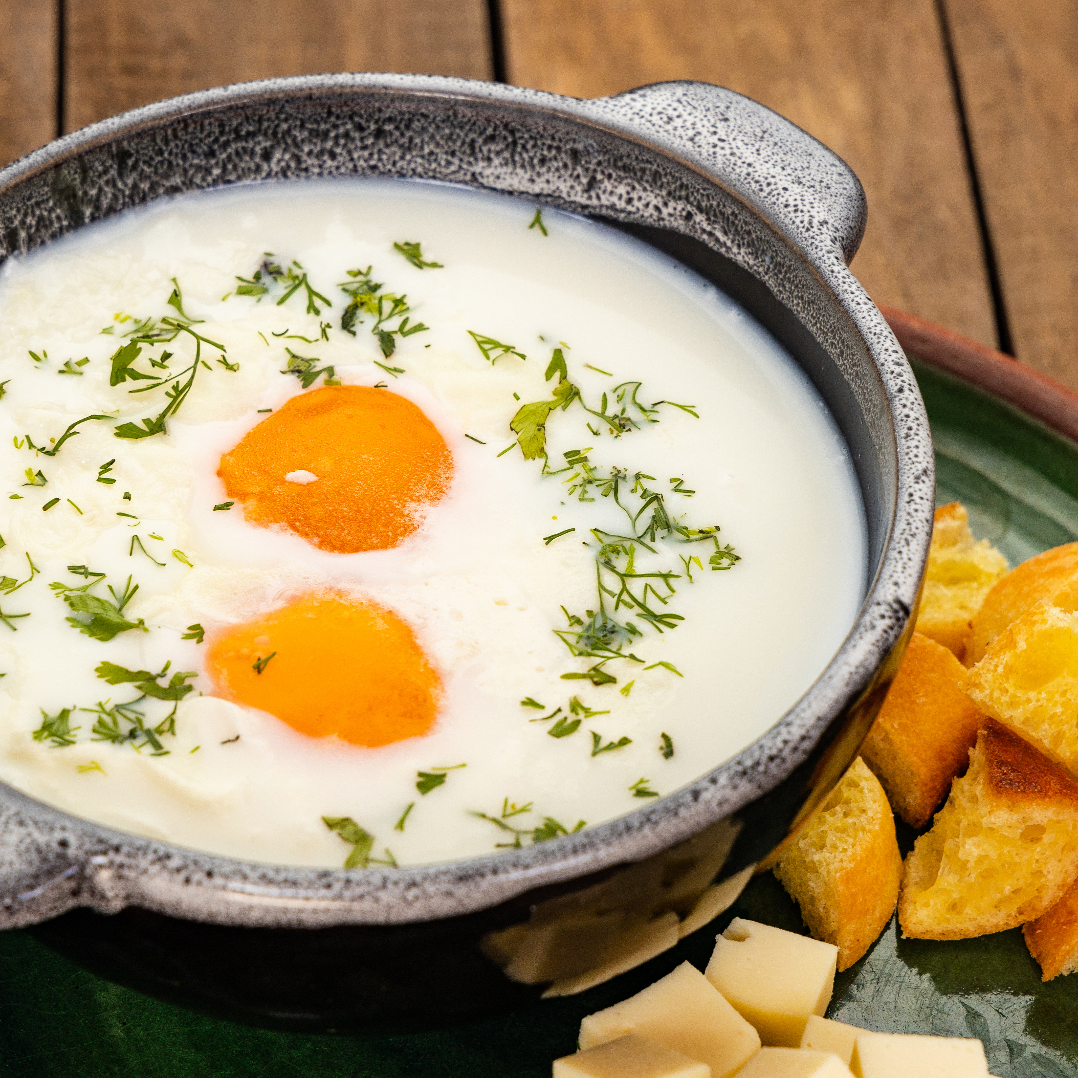 Imagen de En la otra orilla | Por qué la changua NO es el peor desayuno de Latinoamérica según uno de los mejores críticos gastronómicos de Colombia